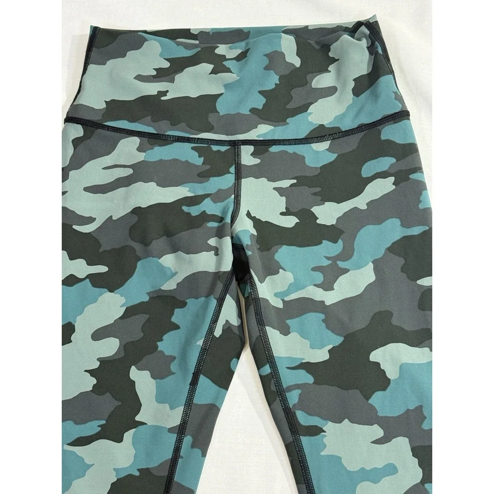 Lululemon leggings Size 6 Camo Wunder Train